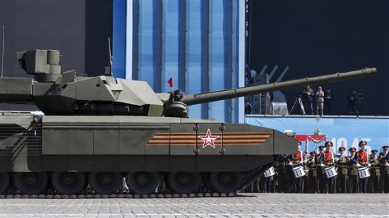 150508_e24ik_tank-armata-russie_sn635